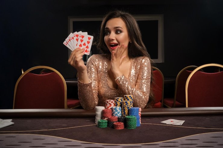 Dealer profesional kami Dealer profesional italia slot membagikan kartu dalam permainan Dragon Tiger live